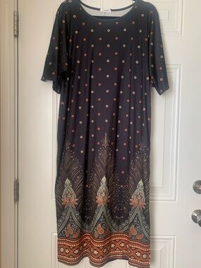 NWT Ekouaer Maxi Lounge Dress with Rust & Cream Paisley Border Size M